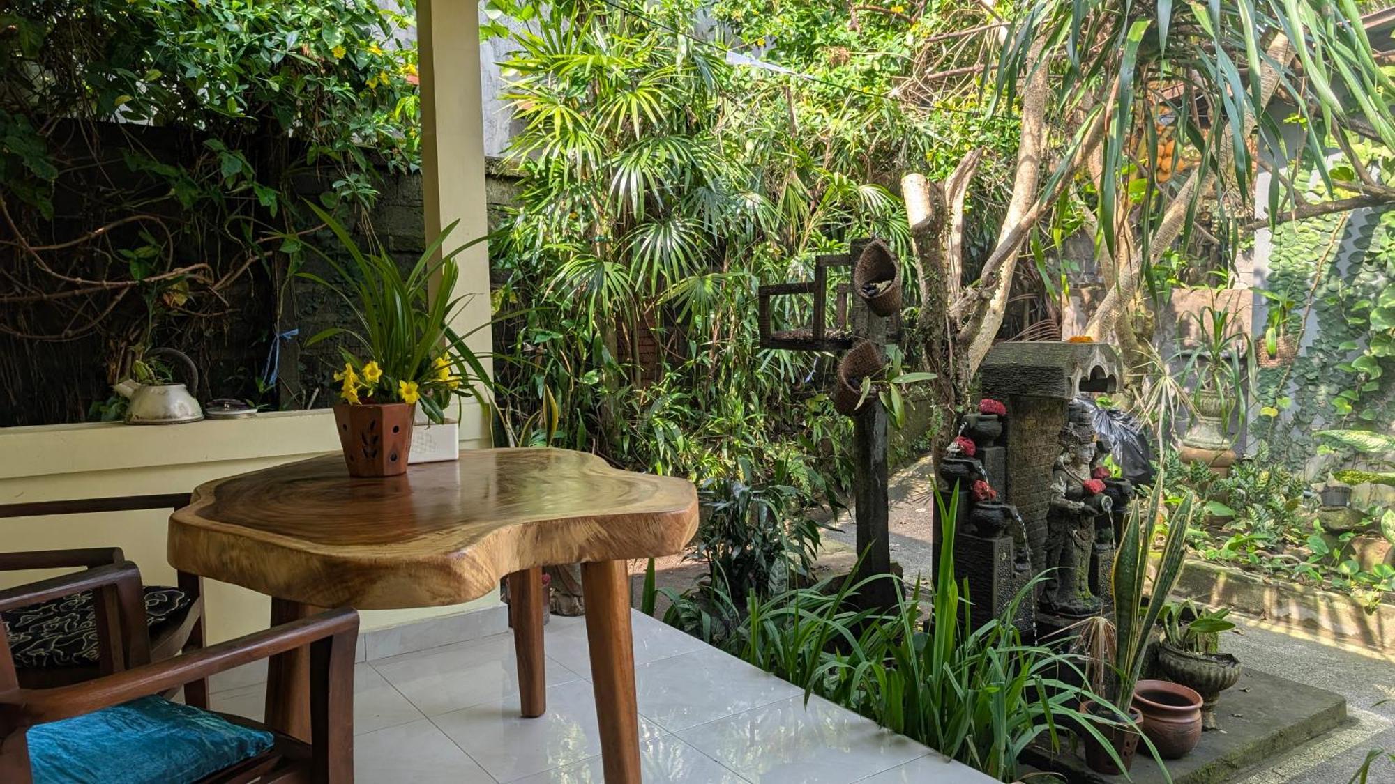 Krisda Ubud Guest House Buitenkant foto