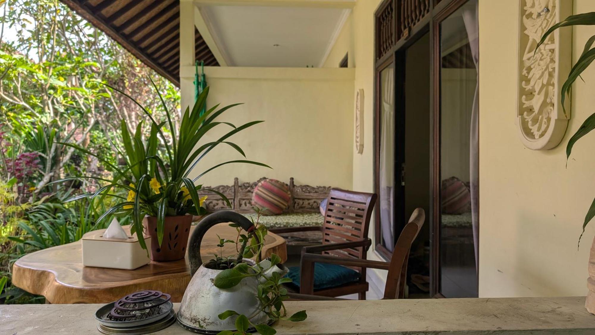 Krisda Ubud Guest House Buitenkant foto