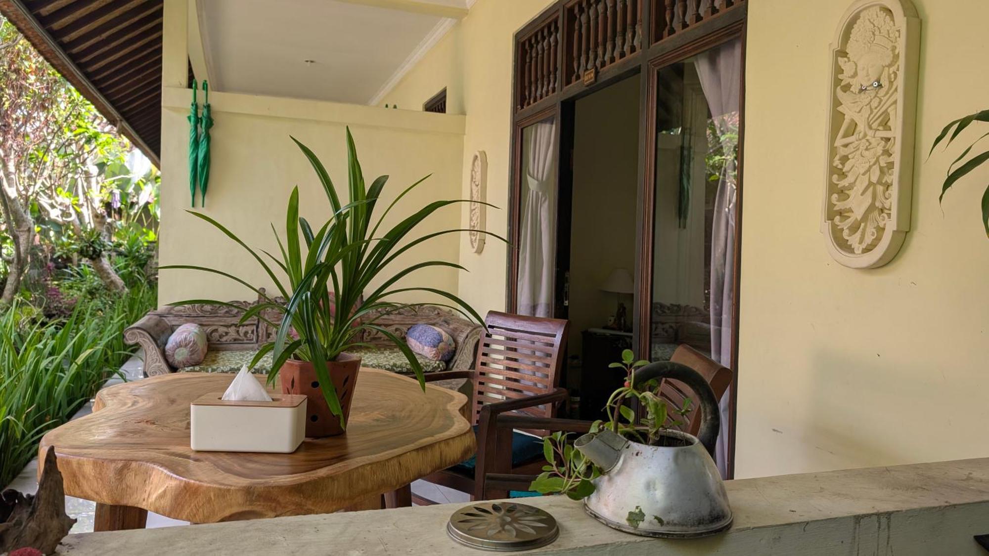 Krisda Ubud Guest House Buitenkant foto