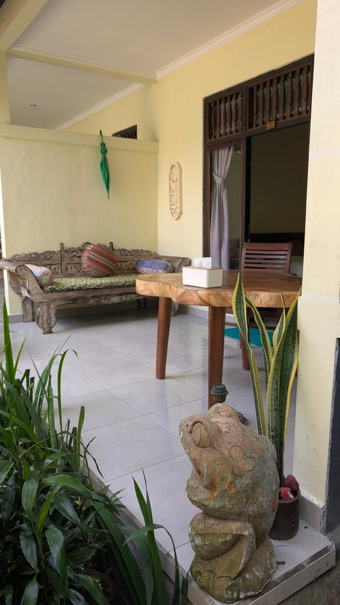 Krisda Ubud Guest House Buitenkant foto