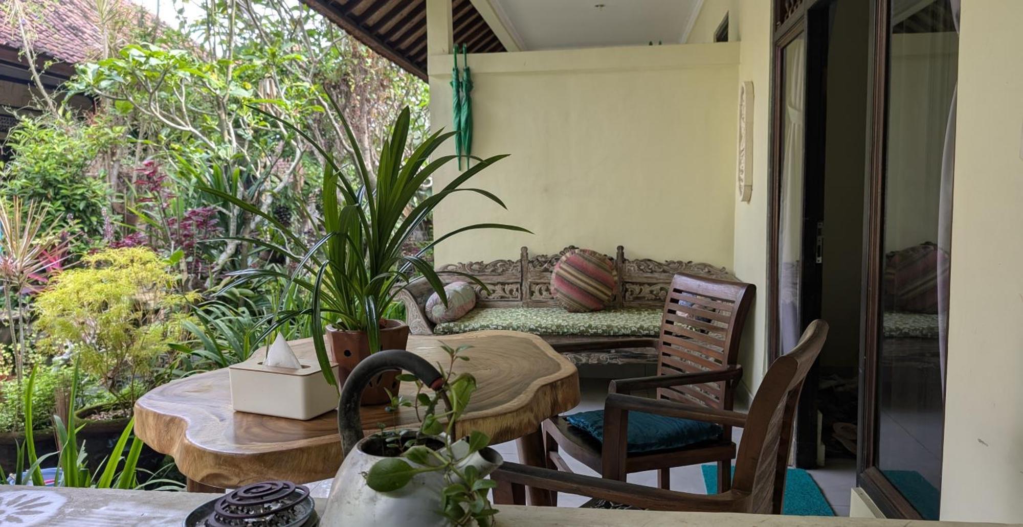 Krisda Ubud Guest House Buitenkant foto