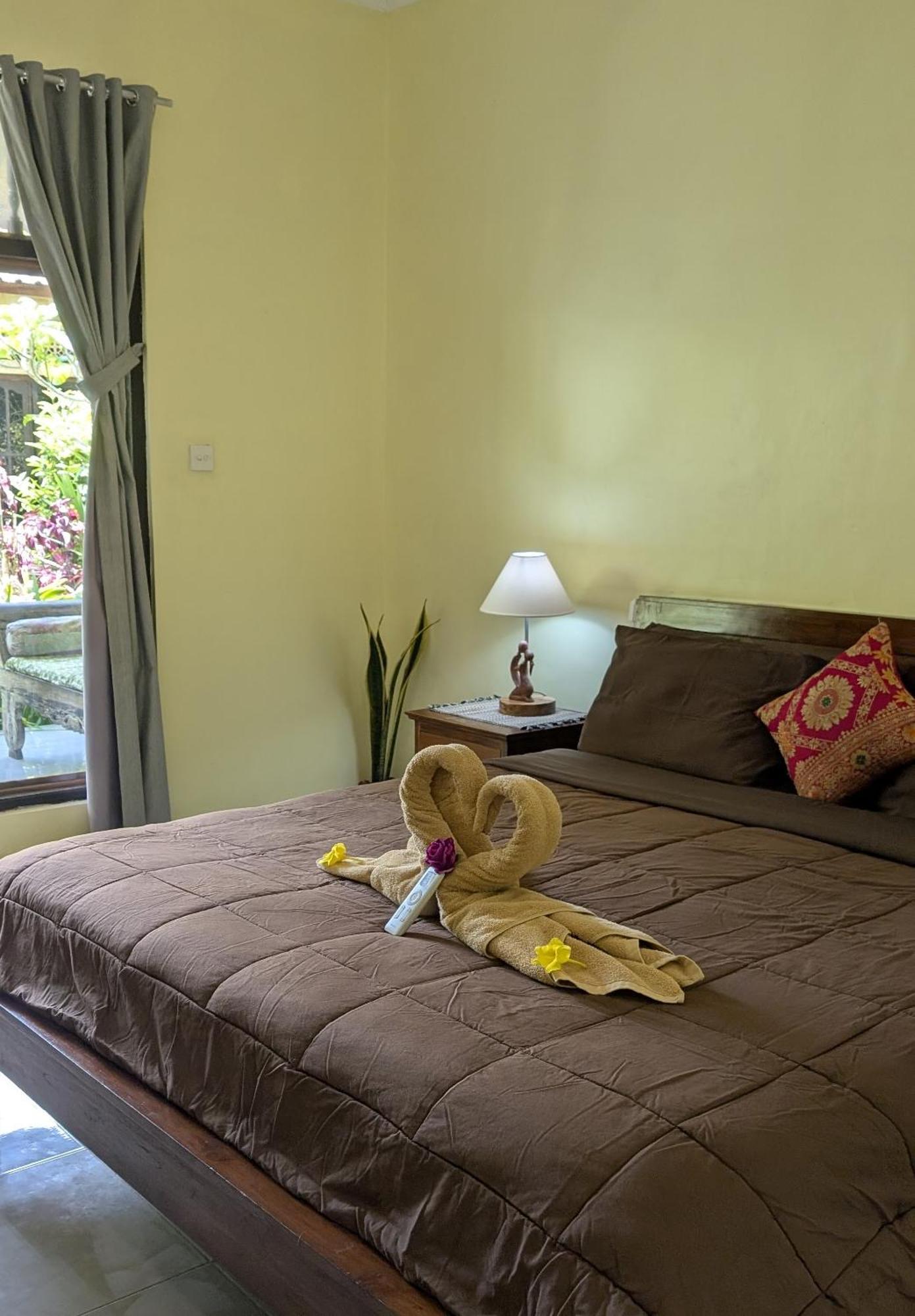 Krisda Ubud Guest House Buitenkant foto
